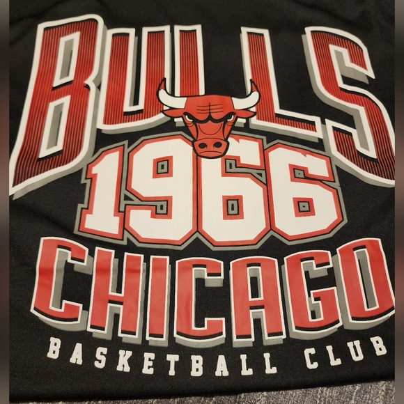 NWT Chicago Bulls Basketball NBA Bulls Shirt - Picture 2 of 7